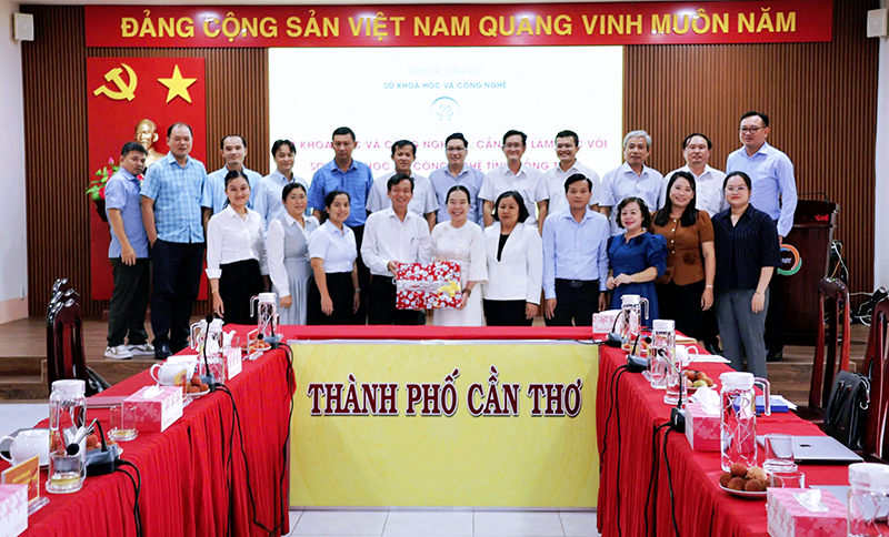 Sở Khoa học và Công nghệ TP. Cần Thơ tiếp và làm việc với Đoàn Công tác Sở Khoa học và Công nghệ tỉnh Đồng Tháp