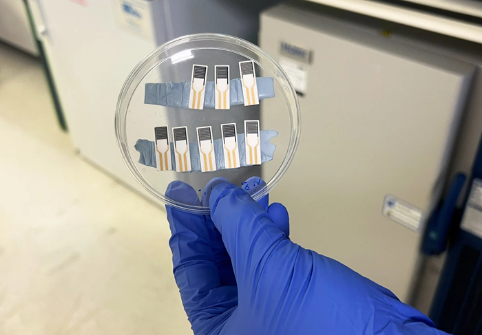 Siêu tụ điện vi mô kẽm: Giải pháp lưu trữ năng lượng cho thiết bị siêu nhỏ