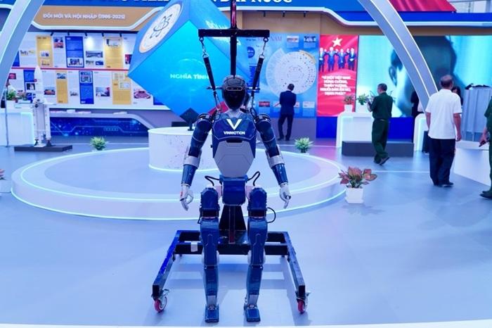 Robot, máy bay không người lái "Make in Viet Nam" gây ấn tượng tại triển lãm của Bộ Khoa học và Công nghệ