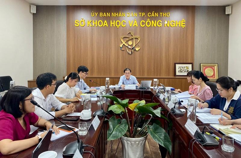 Tăng cường nghiên cứu, ứng dụng khoa học kỹ thuật và công nghệ mới vào sản xuất