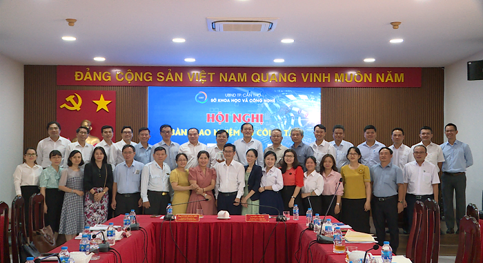 Bàn giao nhiệm vụ giữa Sở KH&CN và Sở TT&TT TP. Cần Thơ | Cần Thơ TV
